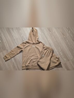 Under Armour Camel/Tan Hoodie and Jogger Set